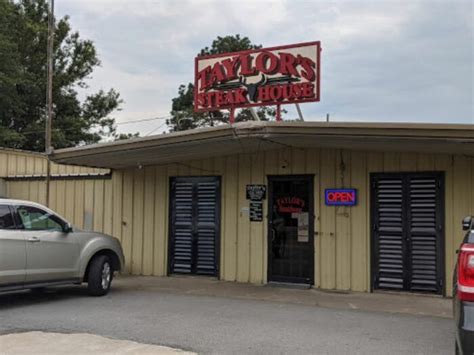 The MOST LEGENDARY Steakhouse in Texas is in a TINY Town of 161 People  Foods to Eat Before You Die